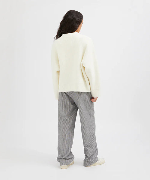 V-Neck Jumper - White