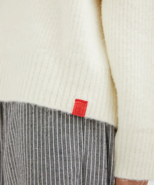 V-Neck Jumper - White