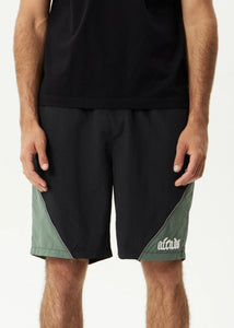 Sporting Panelled Short 20" - Black