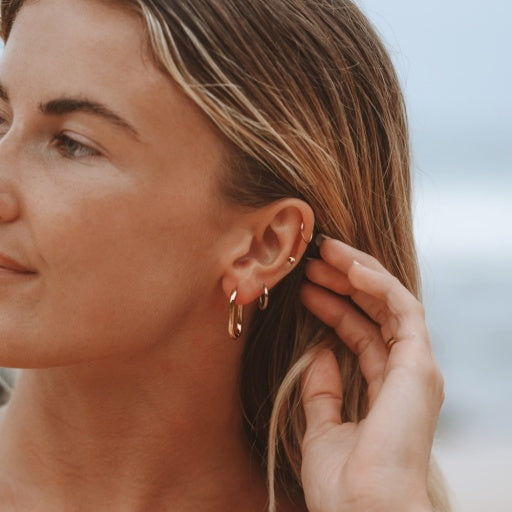 Oval Hoop Earrings - Gold